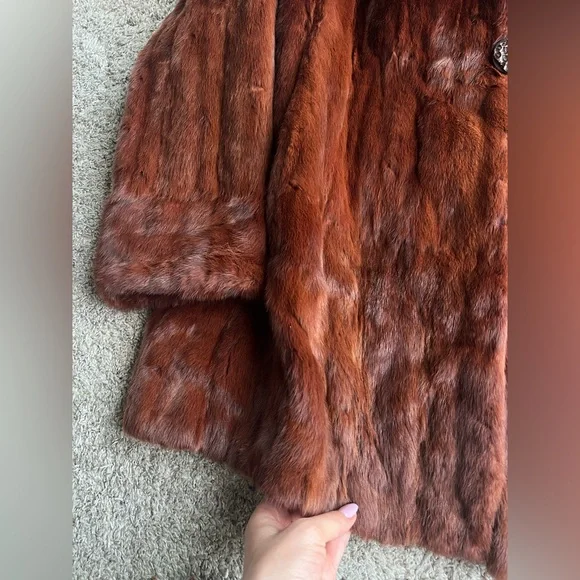 Vintage Luxurious Brown  Natural mink Fur Coat - Picture 4 of 6